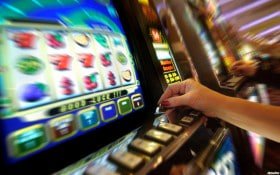 Halaman deposit aplikasi mahjong77 menampilkan opsi pembayaran DANA, OVO, GoPay, ShopeePay, LinkAja, dan QRIS